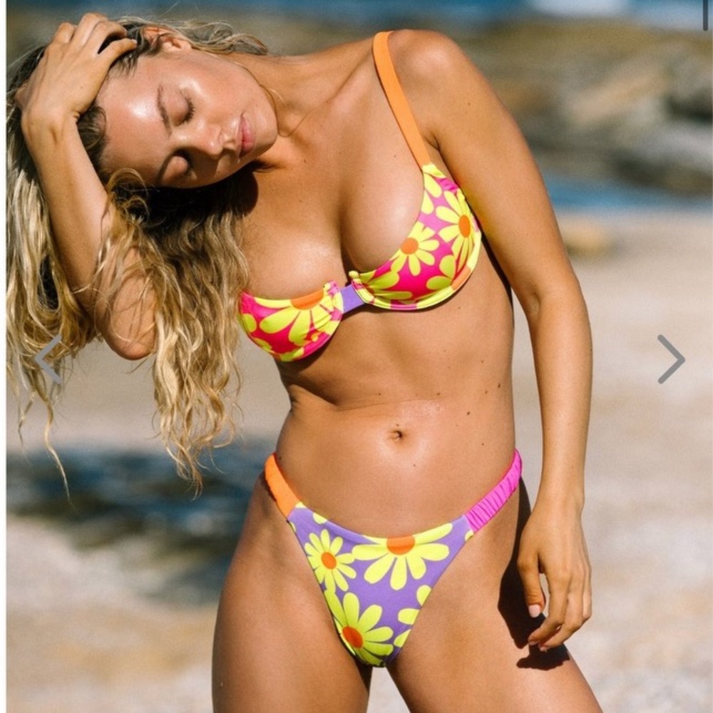 Oneone Daisy Bikini Set